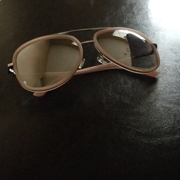Sunglasses - Picture 3 of 5